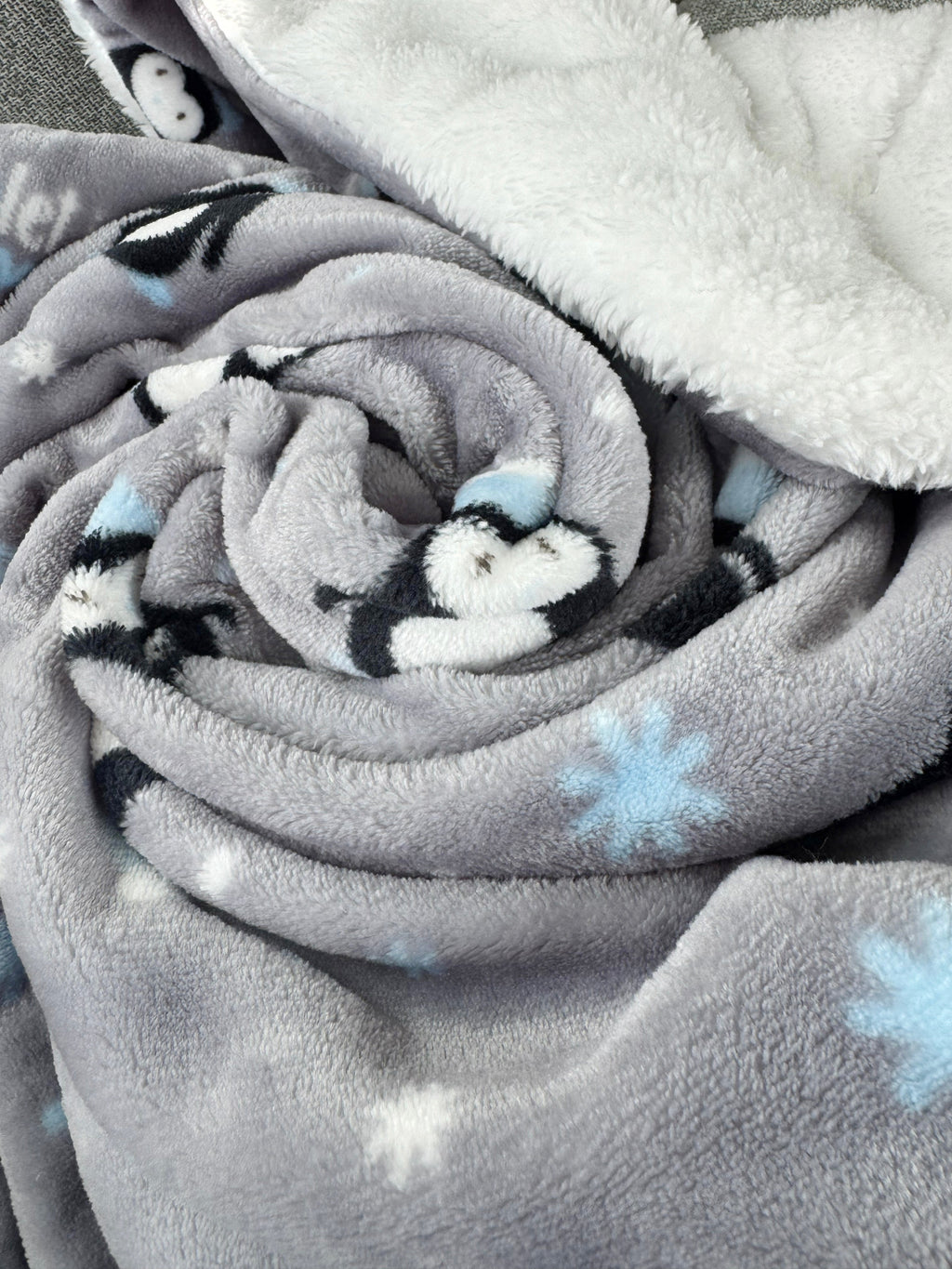 Ultra Thick Plush Penguins Blanket