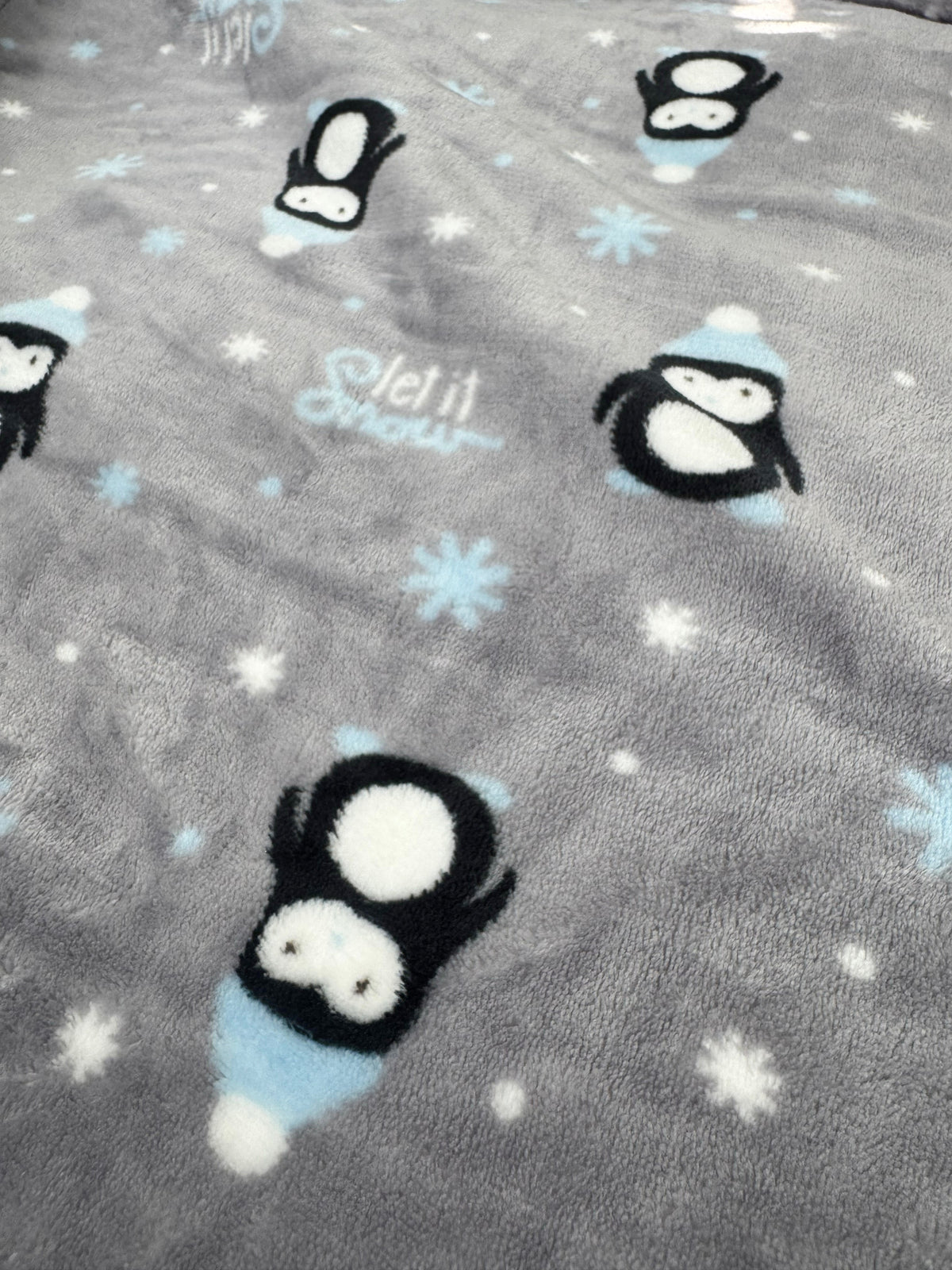 Ultra Thick Plush Penguins Blanket